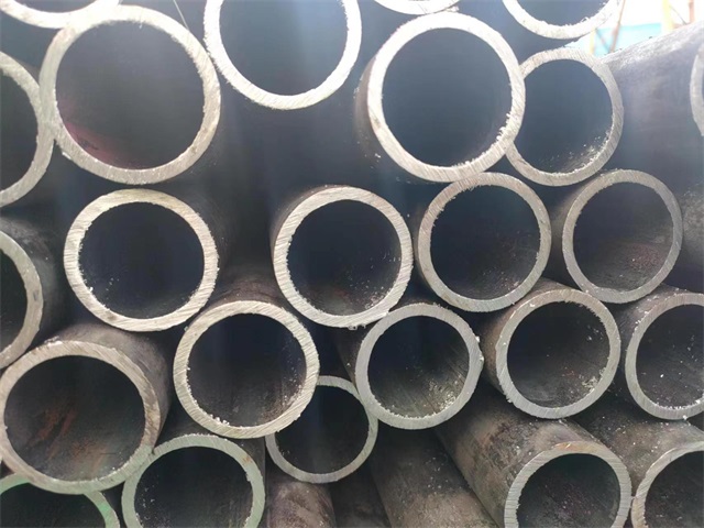 吉林10#结构用无缝钢管